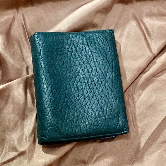 Vintage Pre-owned Gianni Versace Medusa Tri-fold black leather wallet/planner - Picture 7 of 16